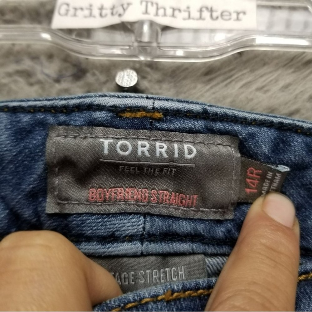 Torrid Jeans Womens 14 Medium Wash Stretch Mid Rise Boyfriend Straight *Read* - Picture 4 of 16